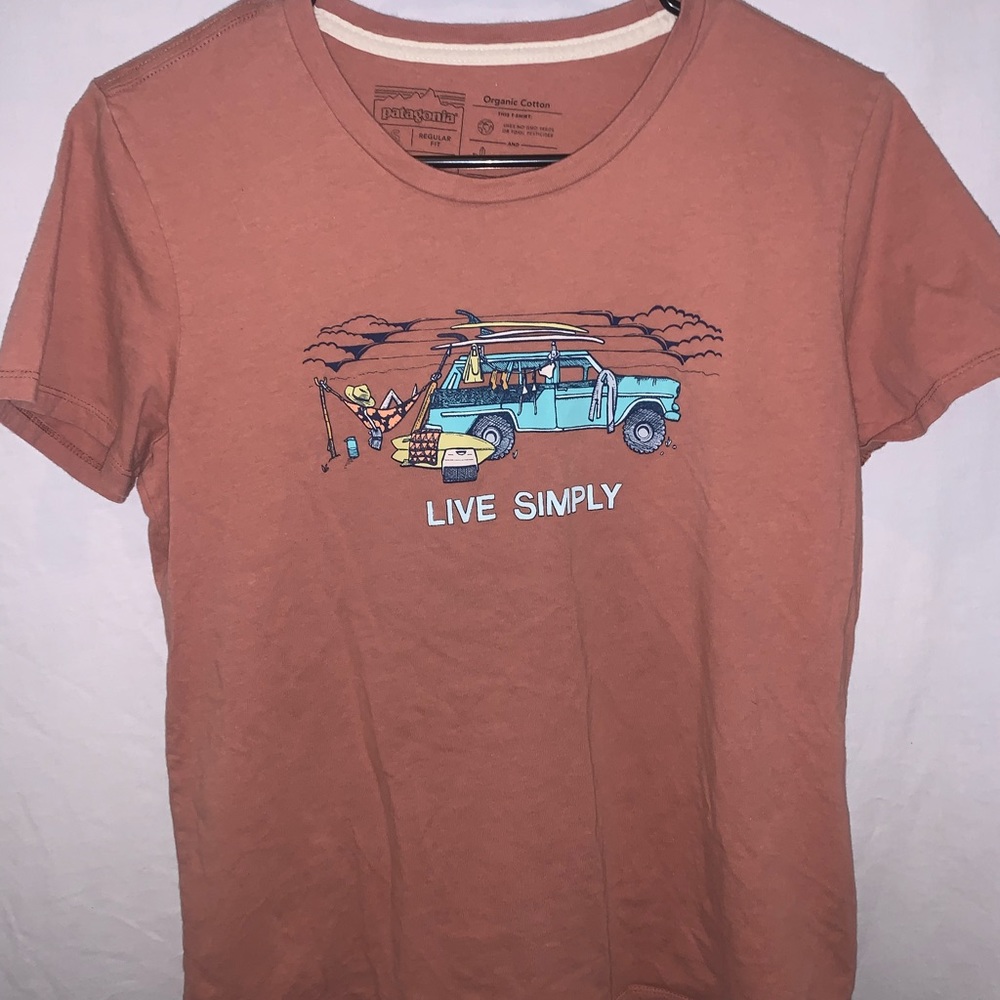 Patagonia graphic T ‘live simply’